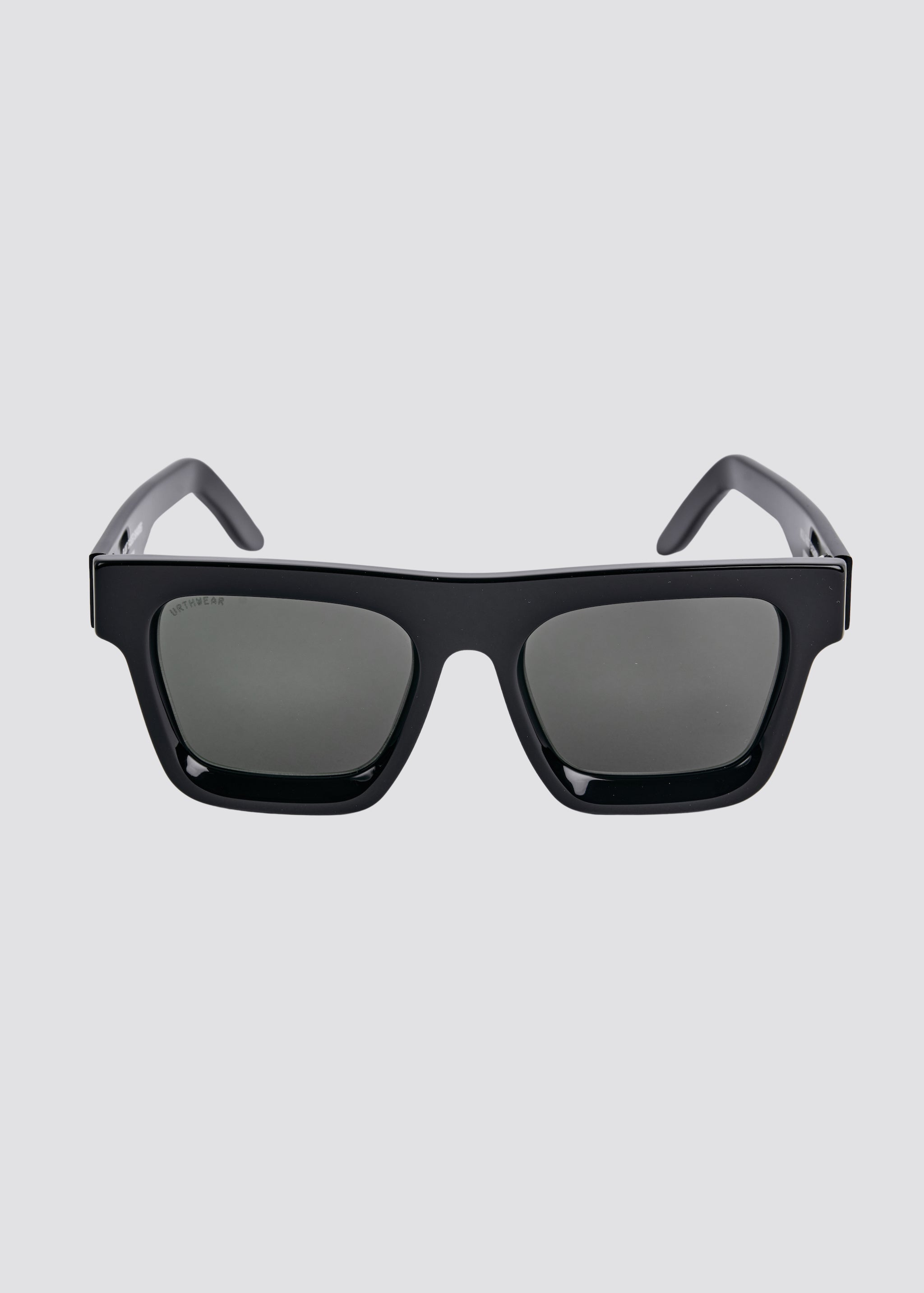 Lunettes de soleil carrées en bioplastique, Phantom Black par URTHWEAR