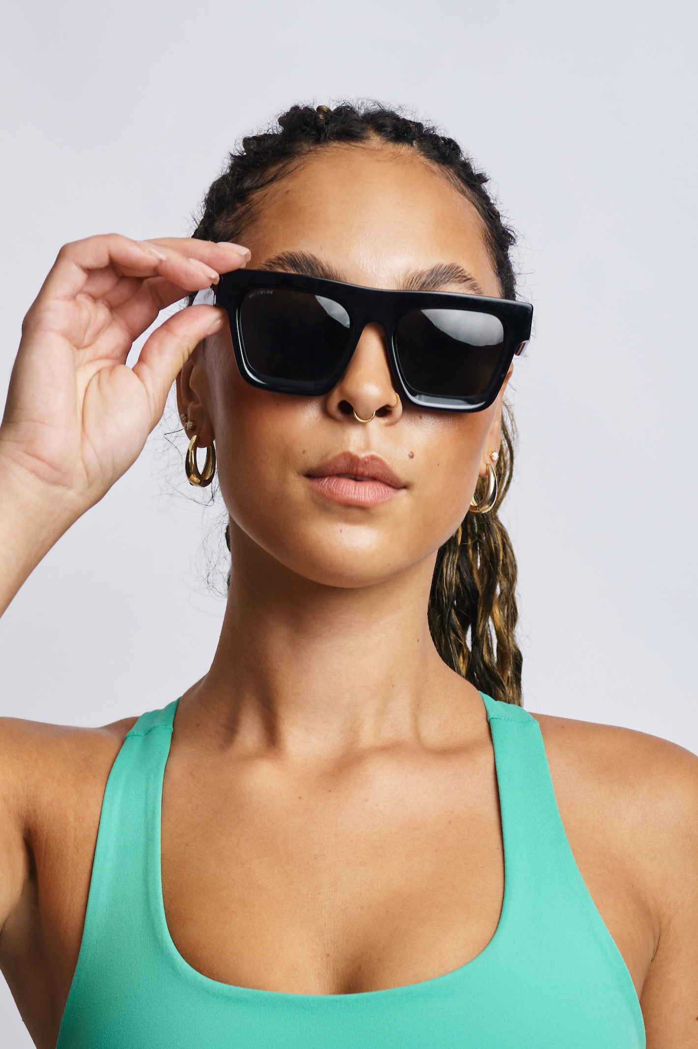 Lunettes de soleil carrées en bioplastique, Phantom Black par URTHWEAR